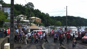 Grève : le rond-point SFR est bloqué – actualisé (vidéos)