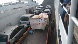 La MOM arrive : les grévistes en route pour l’aéroport