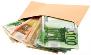 Une secrétaire d’un cabinet d’avocat placée en garde-à-vue pour avoir dérobée 500€