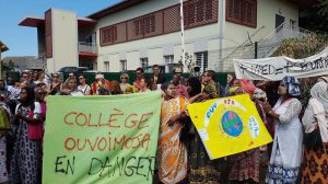 Collège de Passamainty : les parents demandent au personnel de continuer la grève