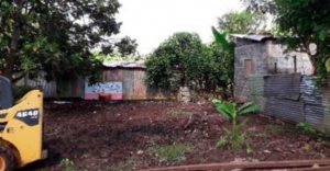 Destruction de « bangas » rue de l’ancien stade à Chirongui
