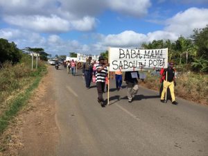 Marche pacifique contre les violences à Passamainty
