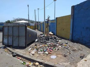 Feu de poubelles et caillassage : Said Omar Oili « condamne ces actes irresponsables »