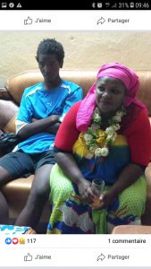 La maman d’Ambdi, le jeune expulsé injustement à Anjouan vient d’arriver sur l’île voisine