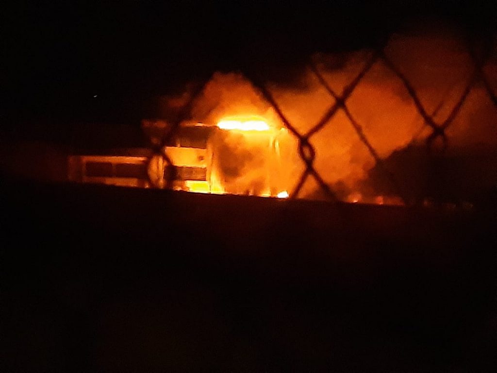 La mairie de Koungou en feu