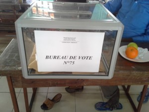 13h26 : 203 votants au bureau de vote n°75 Ecole Malamani
