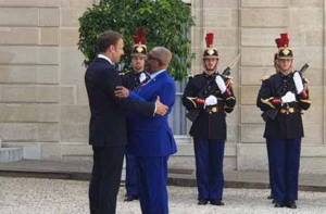 La diplomatie française demande la reprise des reconduites aux Comores