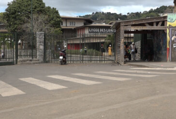 Tensions à Kaweni : le lycée des Lumières pris pour cible lors d’affrontements entre jeunes et forces de l’ordre hier