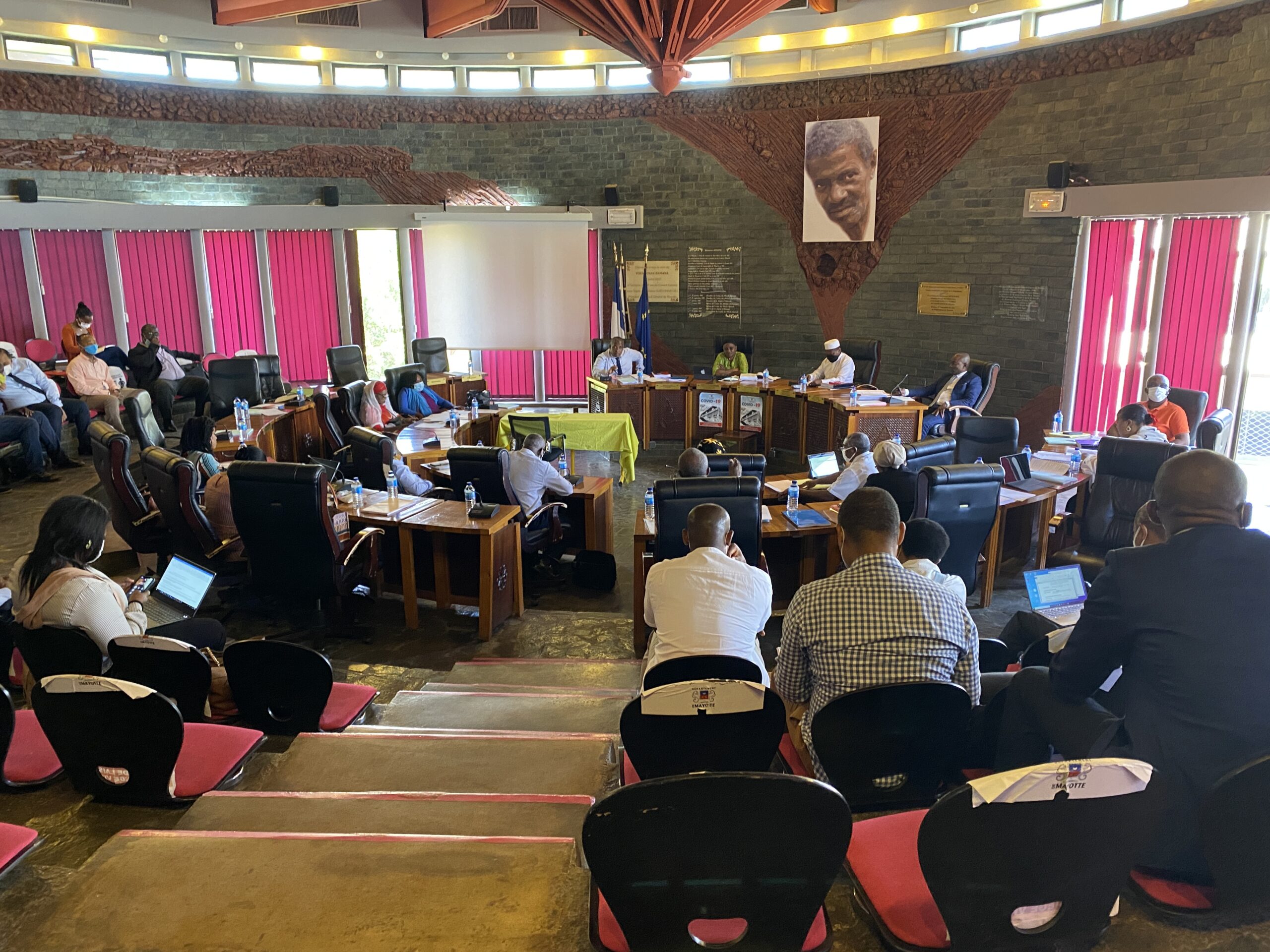 Une commission permanente très riche