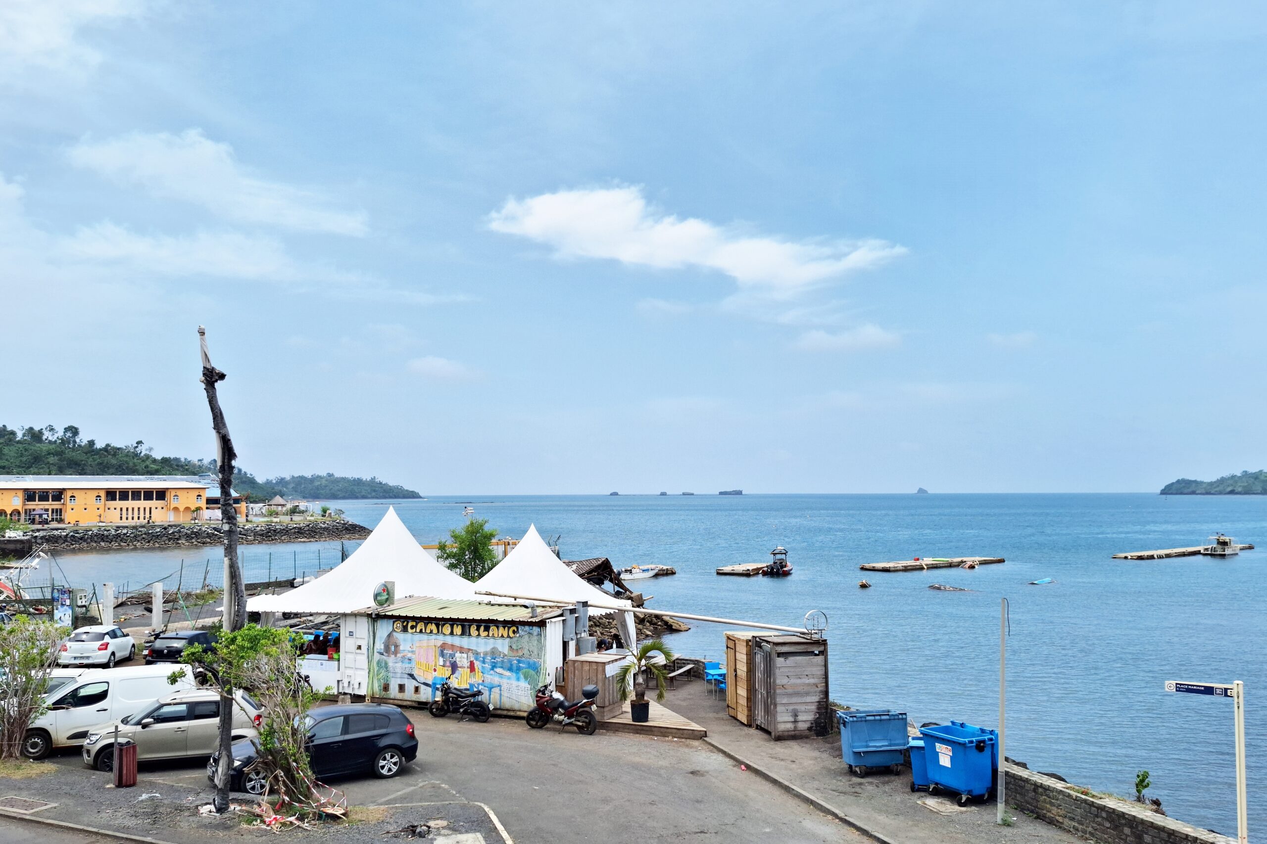 Un ponton d’urgence à Mamoudzou pour le 10 mai au plus tard