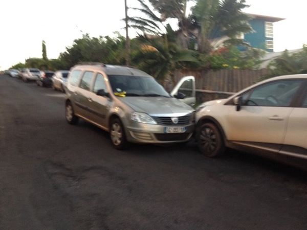 Une voiture volée aux 100 Villas dévale la pente