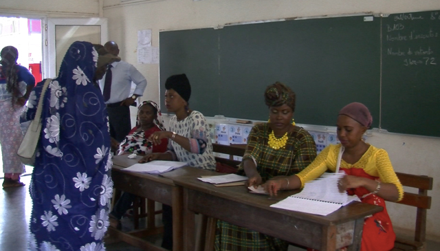 En direct des bureaux 103 et 152 à Kaweni Poste