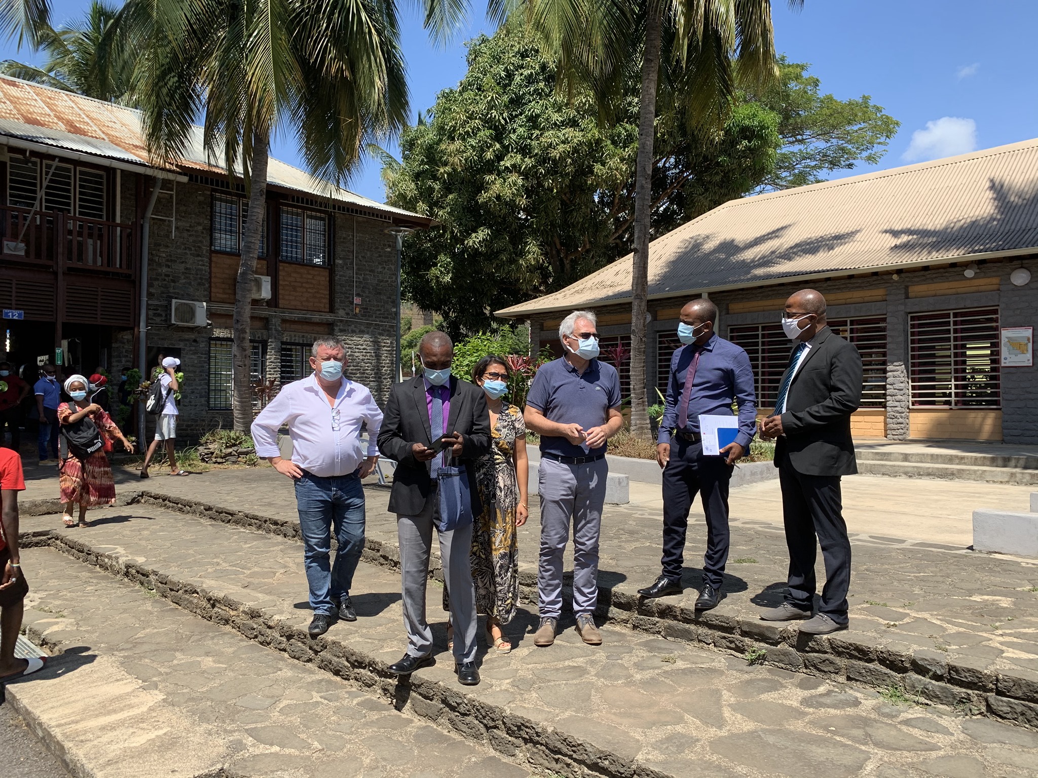 Le maire de Mamoudzou fait la tournée des collèges et lycées