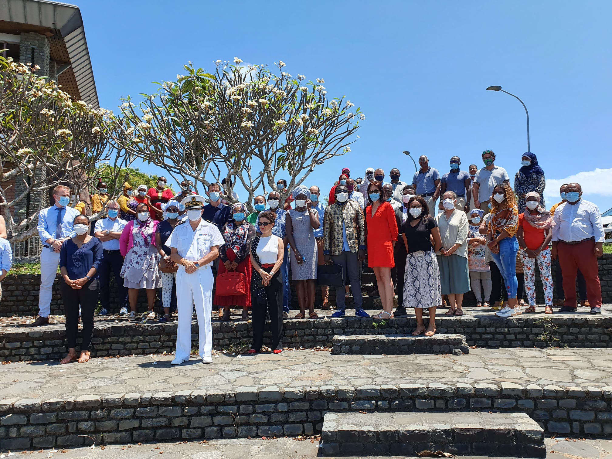 Les agents de la préfecture rendent hommage au pompier disparu