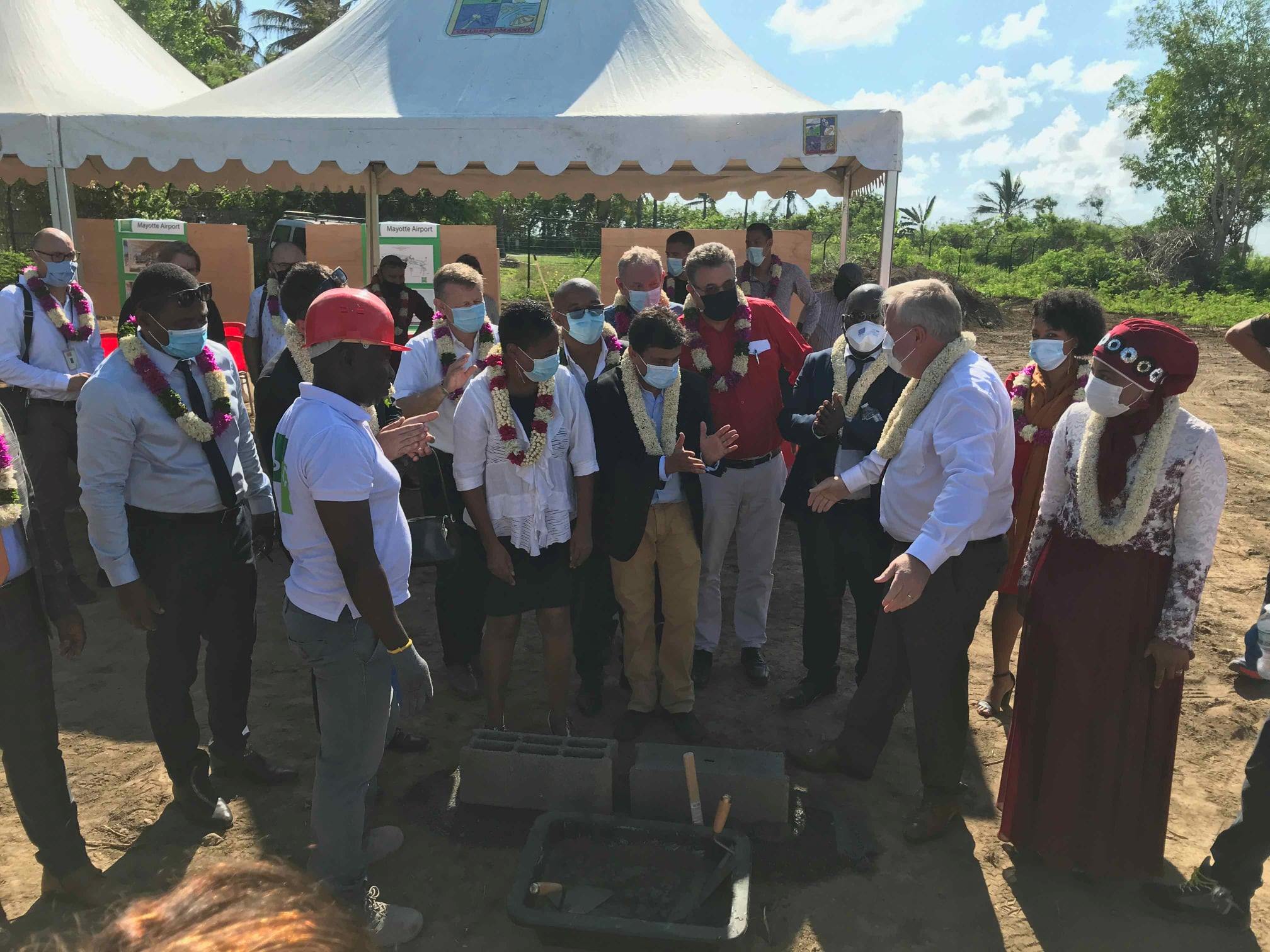 Pose de la première pierre de l’hôtel Ibis à l’aéroport de Pamandzi
