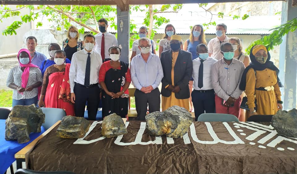 Des roches du volcan sous-marin exposées au MuMA