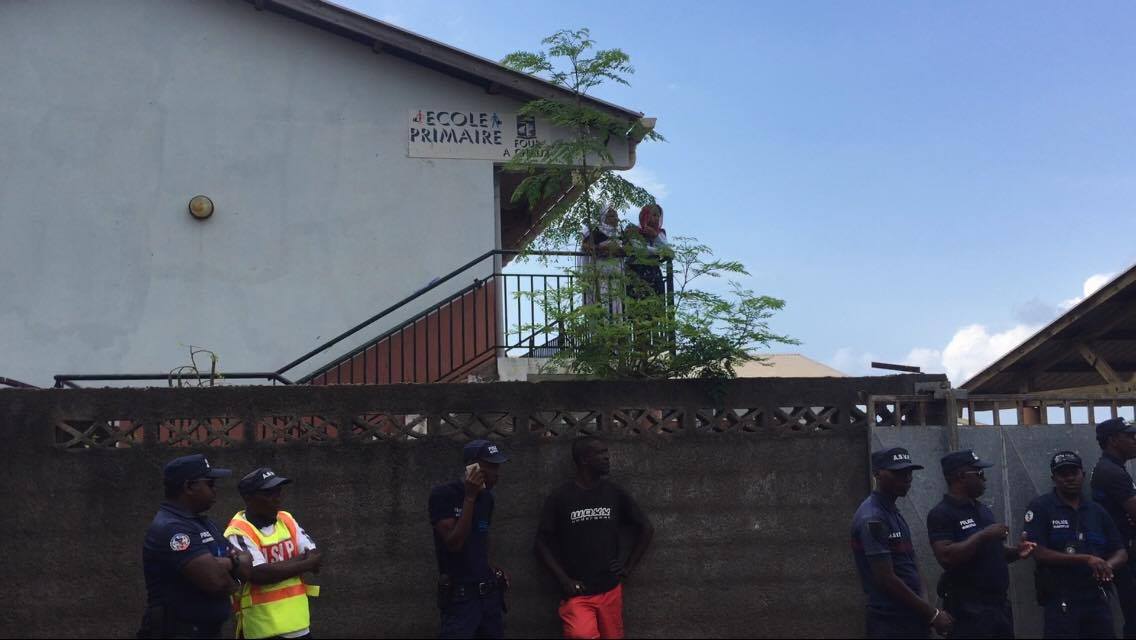 Un instituteur interpellé pour “avoir tiré l’oreille de son élève” ?