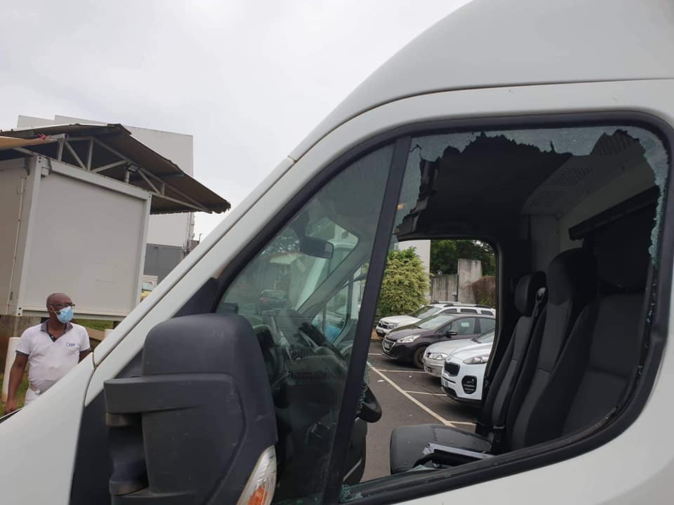 Dzoumogné : les soignants restent en droit de retrait, au moins jusqu’à demain