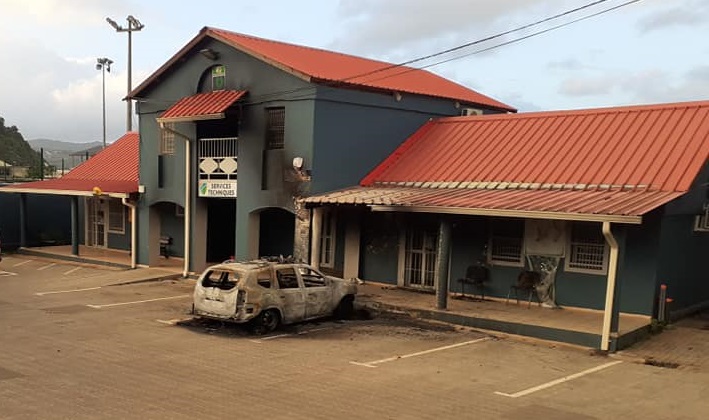 Incendie d’un véhicule de la police municipale de Mtsangamouji
