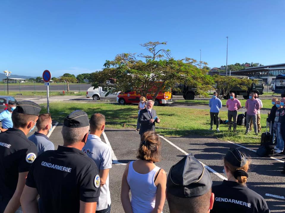 Le préfet accueille les gendarmes qui seront basés trois mois à Mayotte