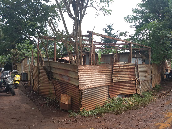 Encore une case en tôle en construction détruite à Chirongui