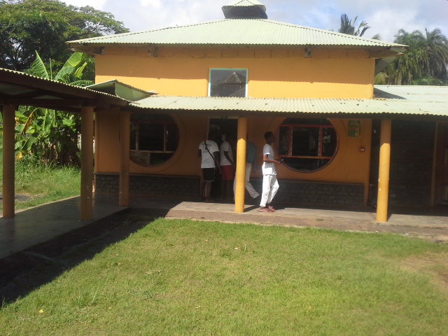 9h38 : 56 votants à Iloni