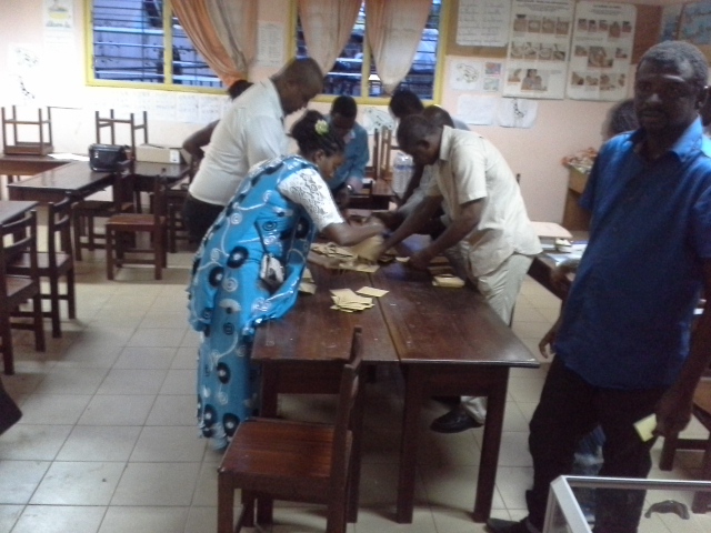 18h22 : c’est parti pour le dépouillement à Bandrélé