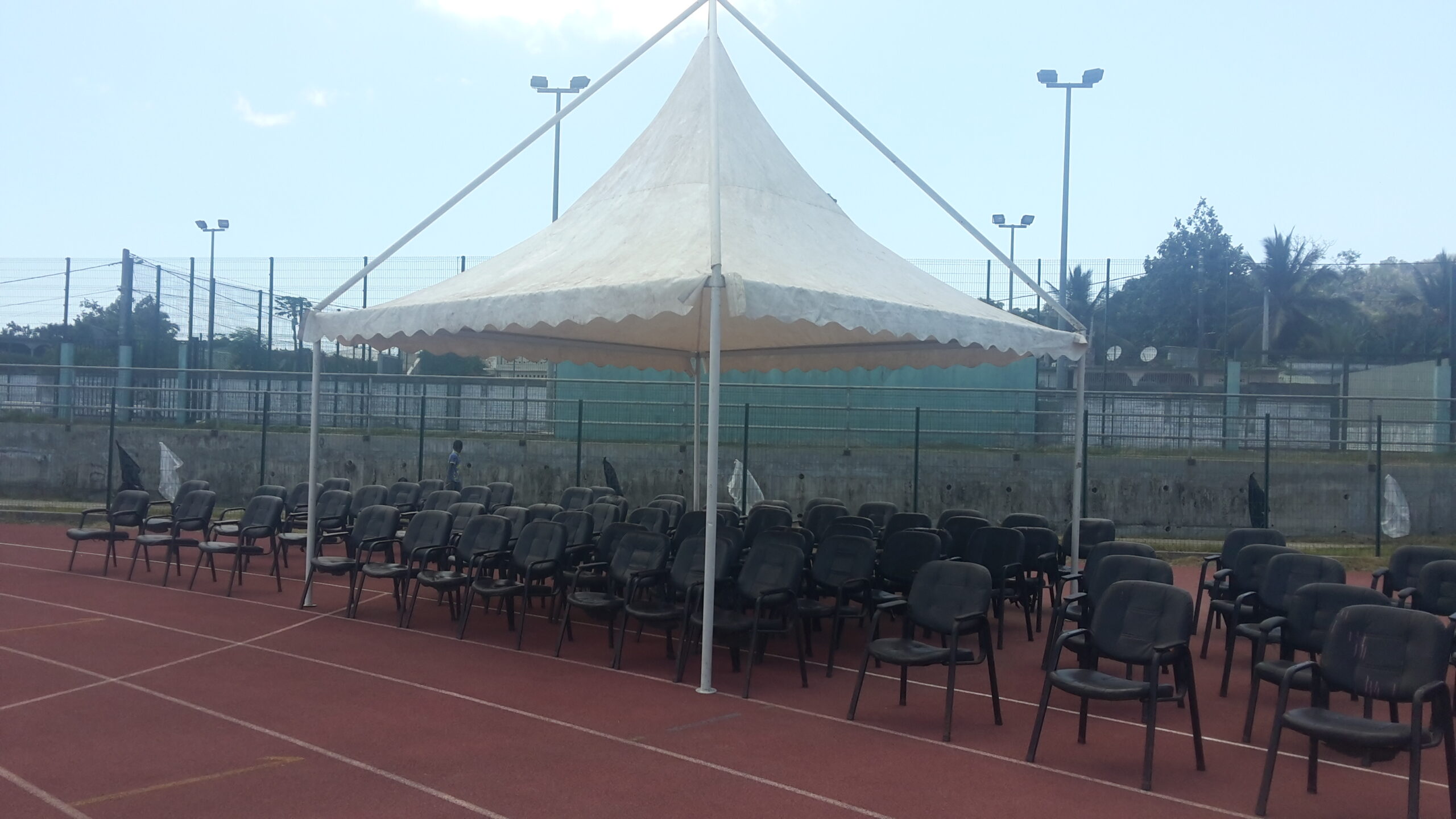 H-3 avant le coup d’envoi (reportage photos)