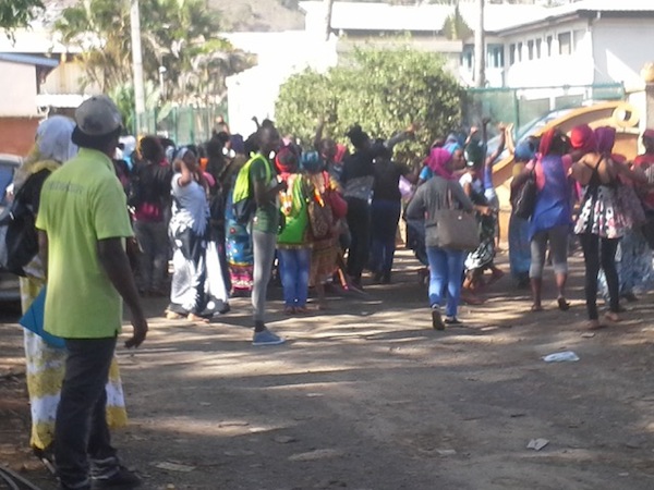 Grève des lycéens de Kawéni : les transports et la sécurité en question