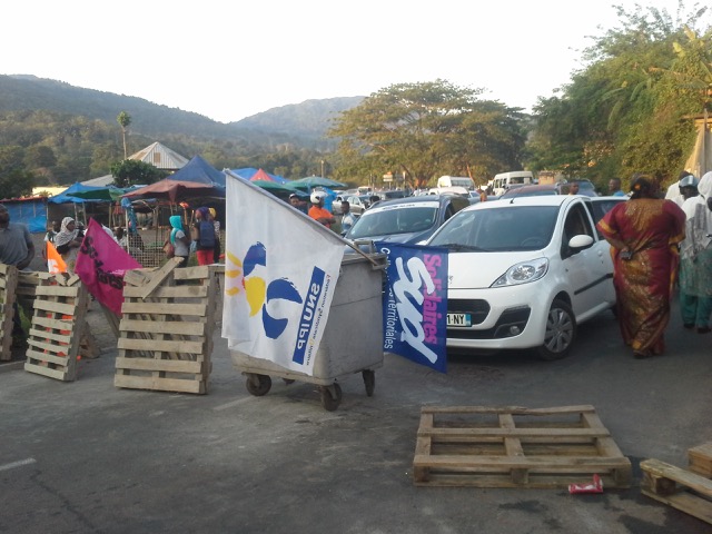 Blocage à Tsararano (photos)