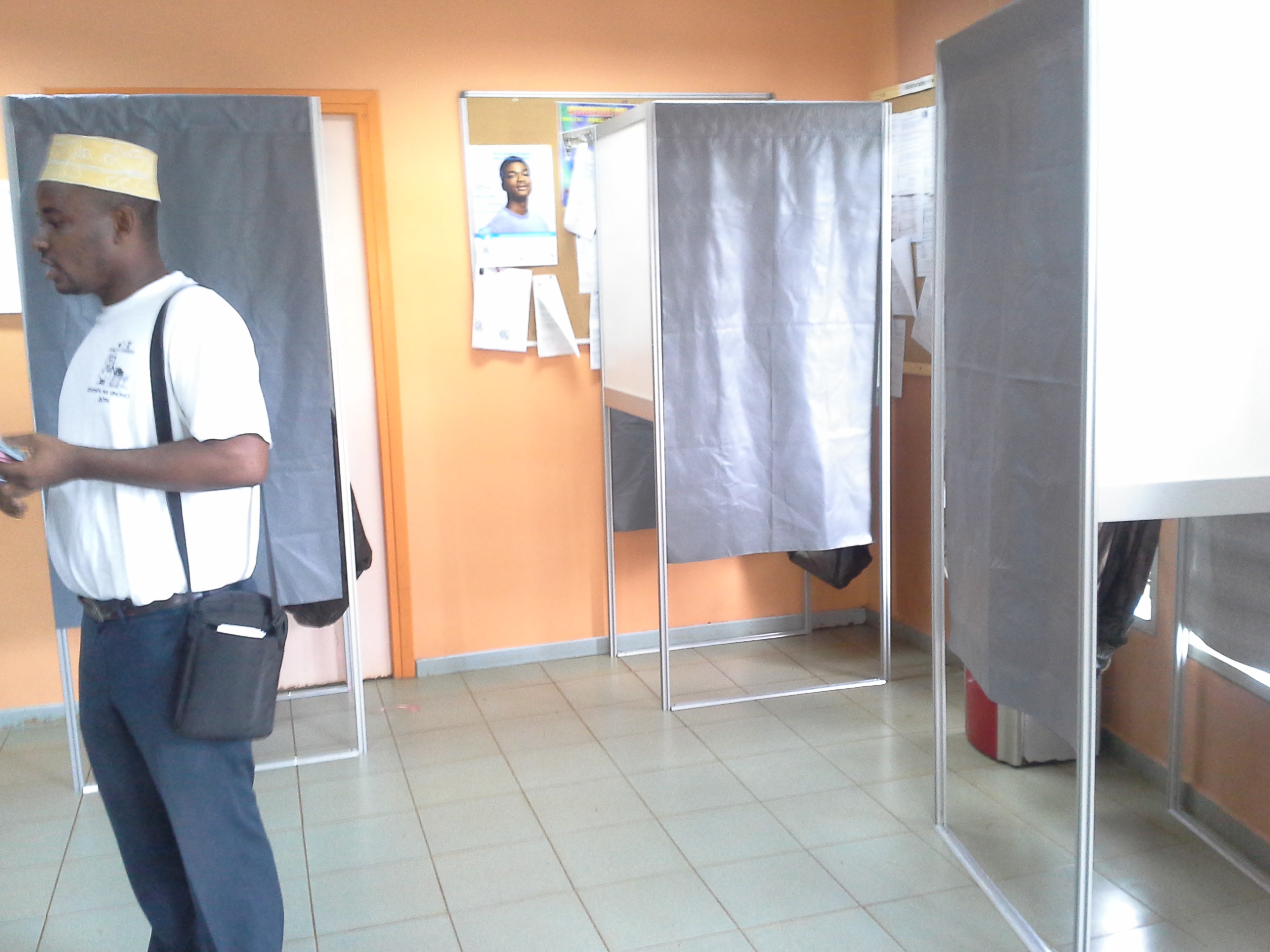 Elections Les Républicains : des bureaux de vote pris d’assaut