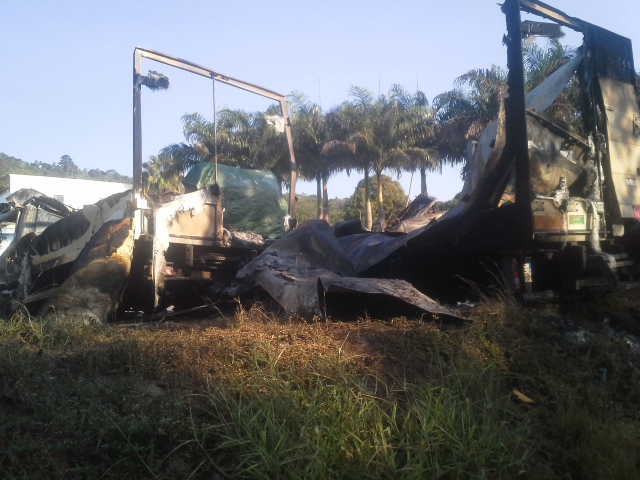 Des camions de Panima ont brûlé