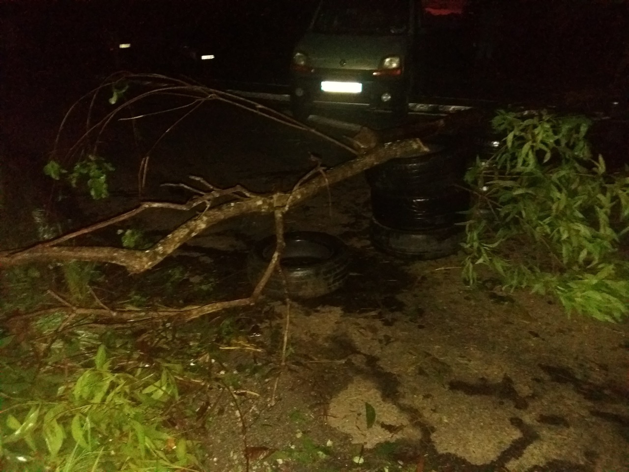 Des barrages érigés aux quatre coins de l’île