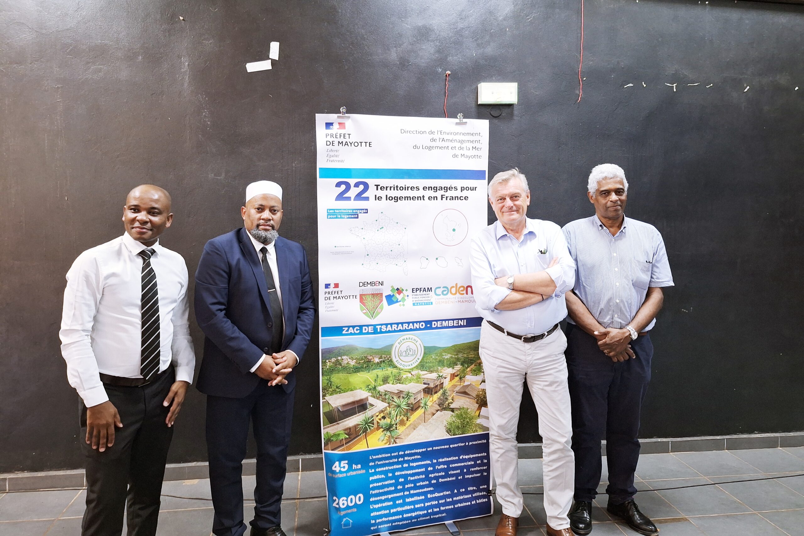 Une convention signée pour la construction de 1500 logements à Dembeni