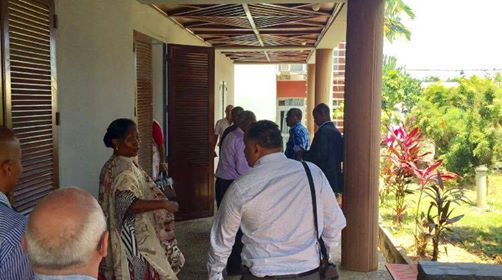 L’exécutif suspend à son tour les négociations