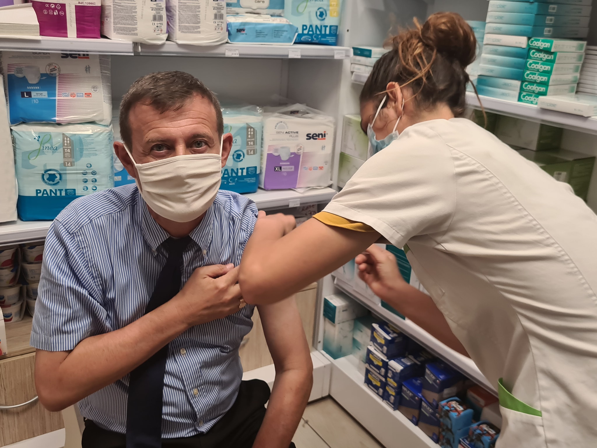 Les autorités montrent l’exemple en matière de vaccination