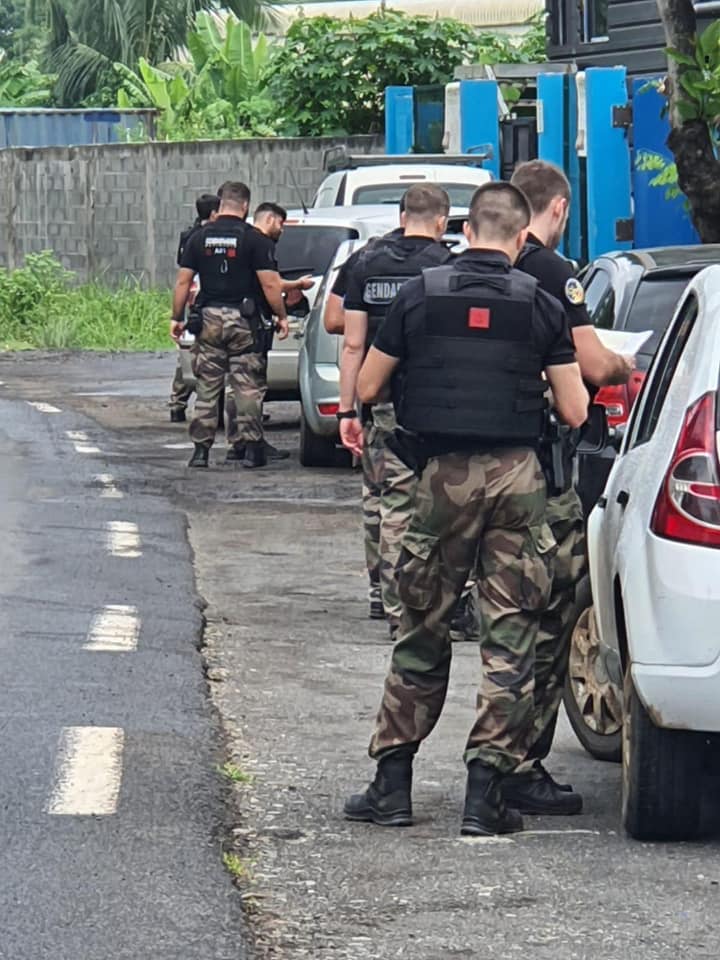 Un caillasseur mineur interpellé à Kahani