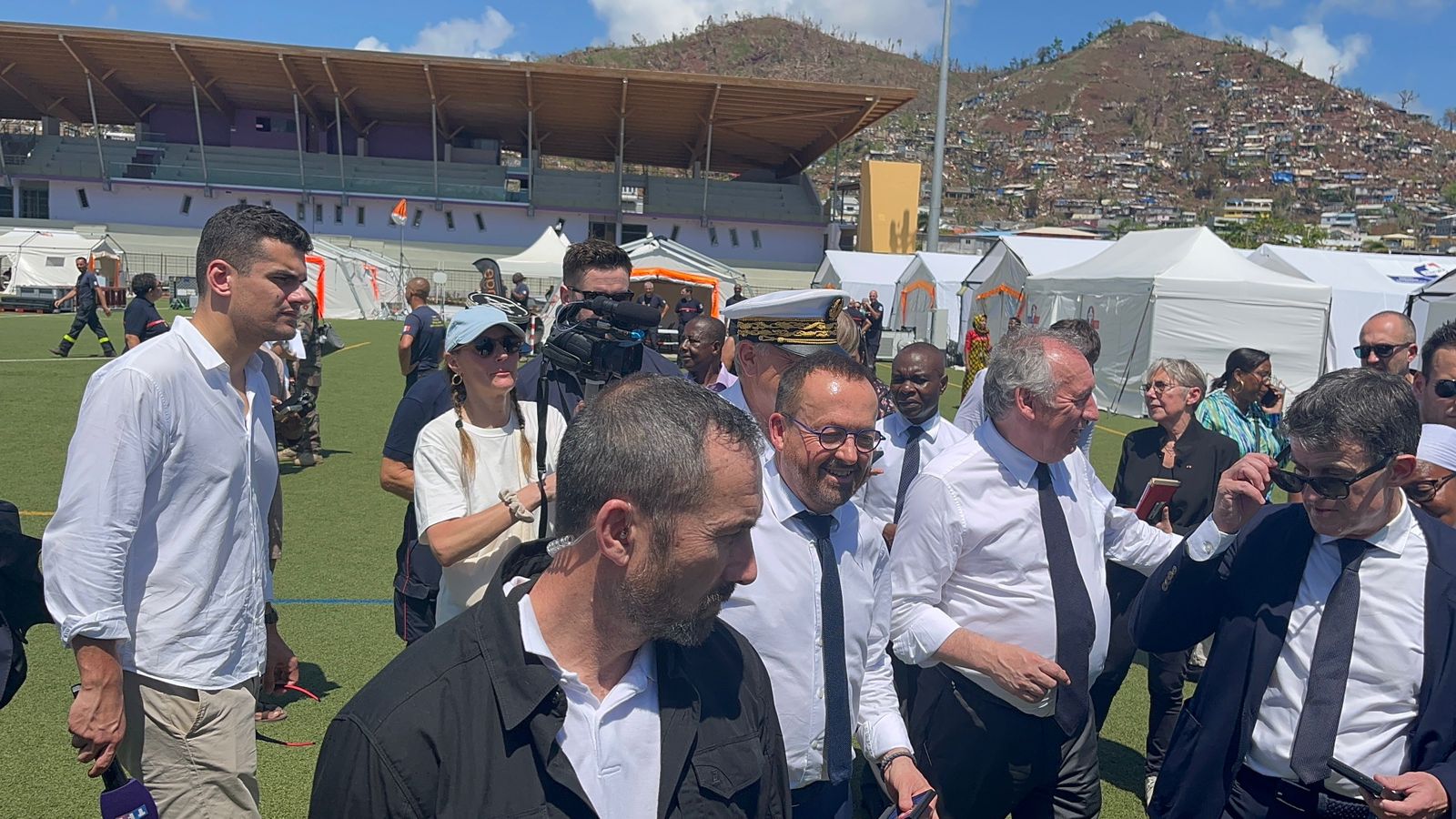 Bayrou veut un débat sur l’immigration à Mayotte