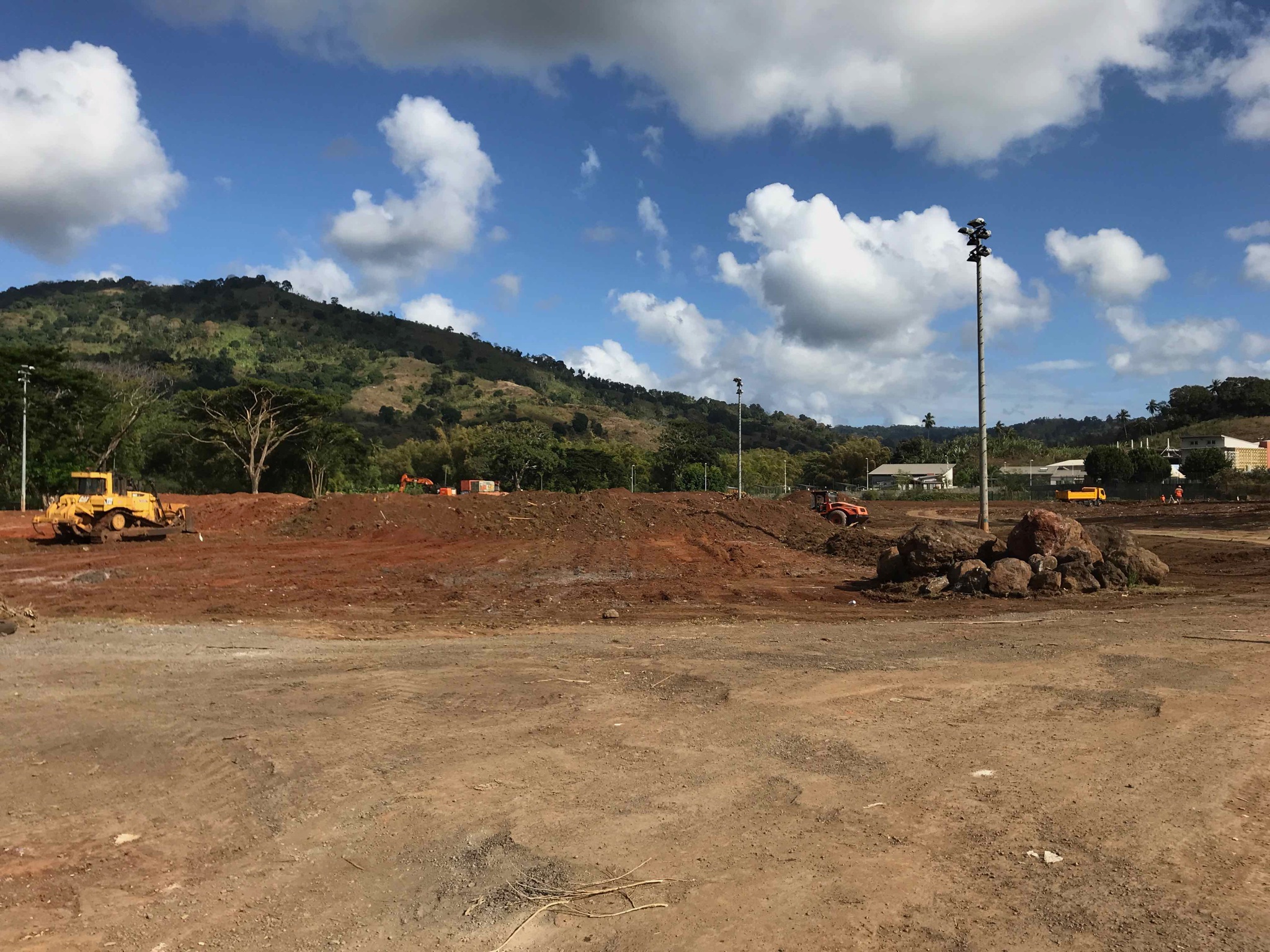 Les travaux du stade de Tsoundzou viennent de débuter