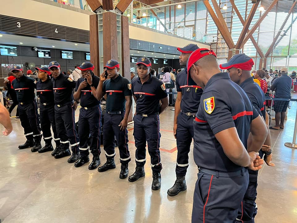 Les soldats du feu mahorais partent au feu en métropole