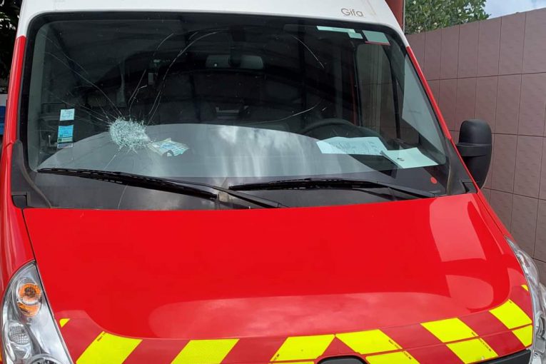 Le mal-être des pompiers de Mayotte face aux délinquants