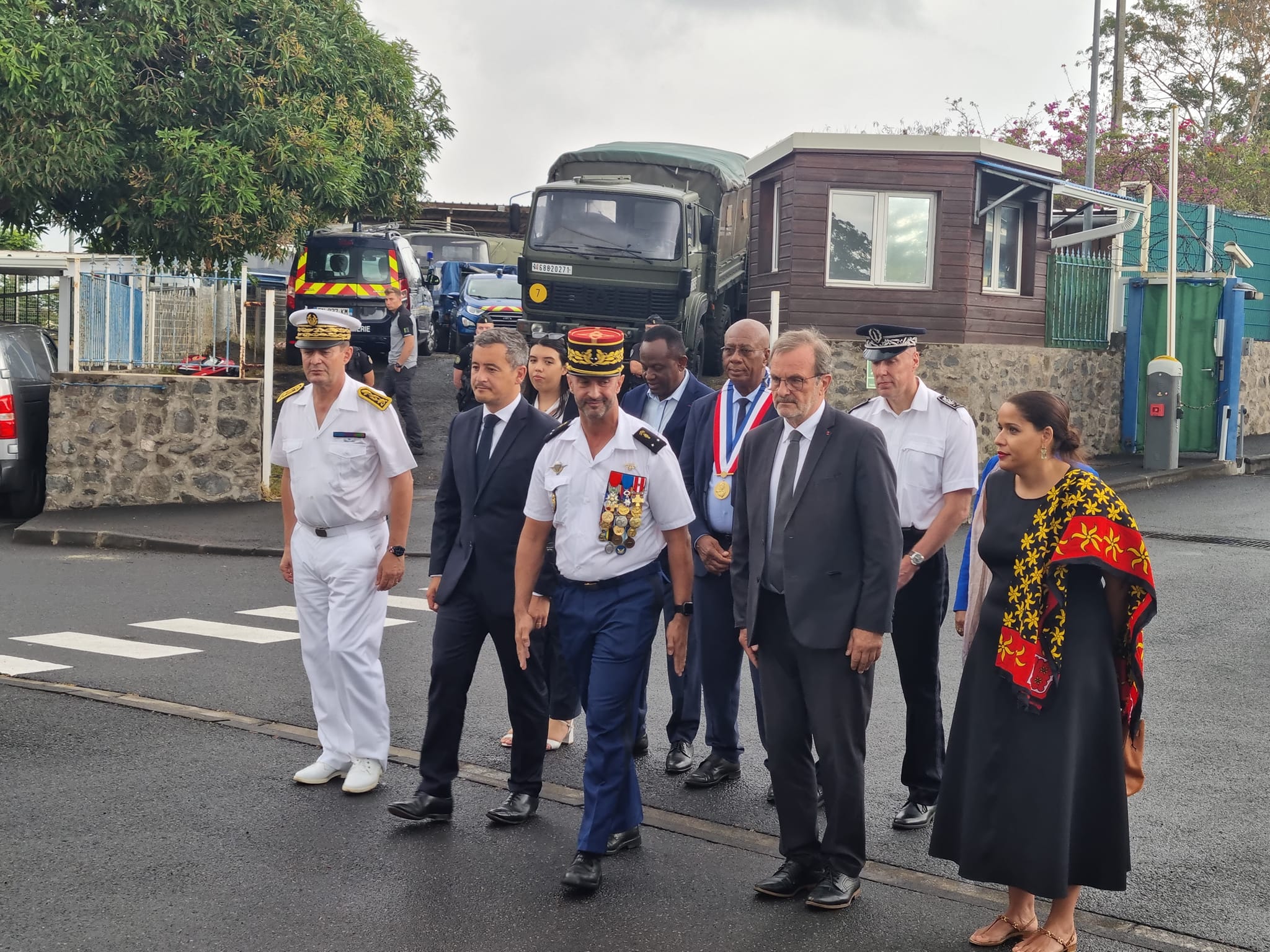 Darmanin à la rencontre des gendarmes de Pamandzi