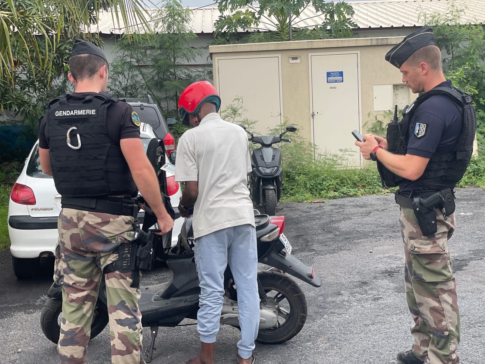 Vaste opération de contrôle des deux roues en Petite-Terre