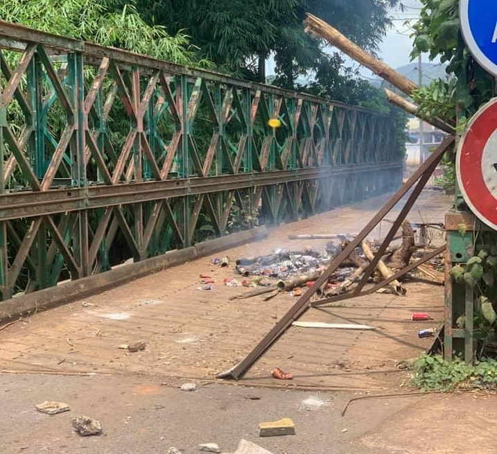 Dzoumogné : ils caillassent une ambulance et l’empêchent de passer