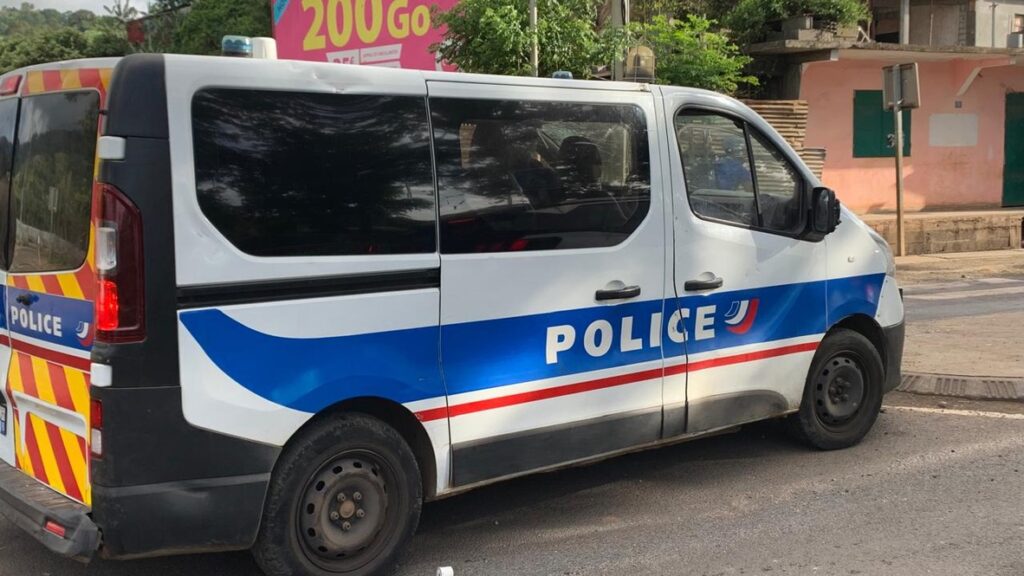 70ED09D1 167C 4F2C B6C2 9D1DC20D72C4 1 105 c