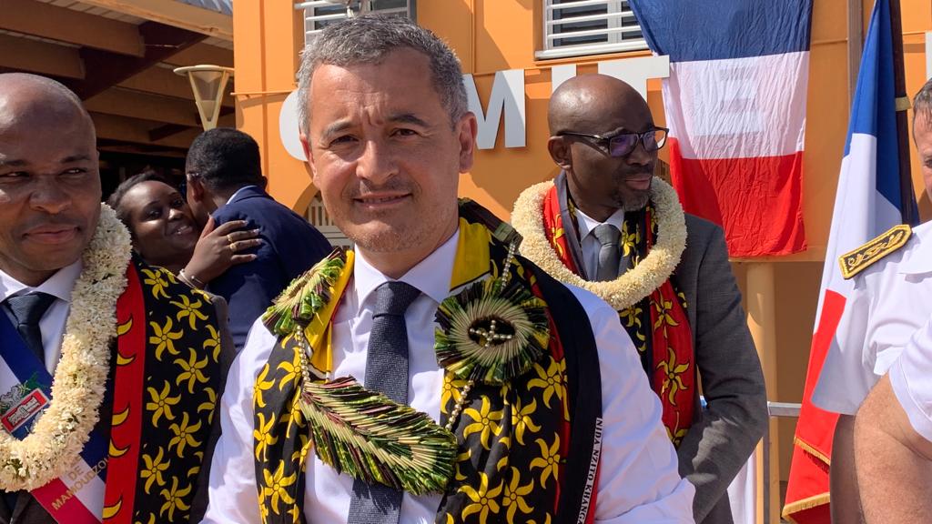 Un accueil triomphal pour Gérald Darmanin place de la République