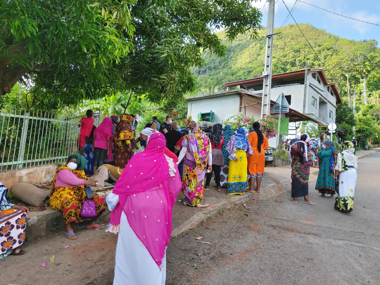 Un kwassa qui débarque en pleine journée à Chiconi
