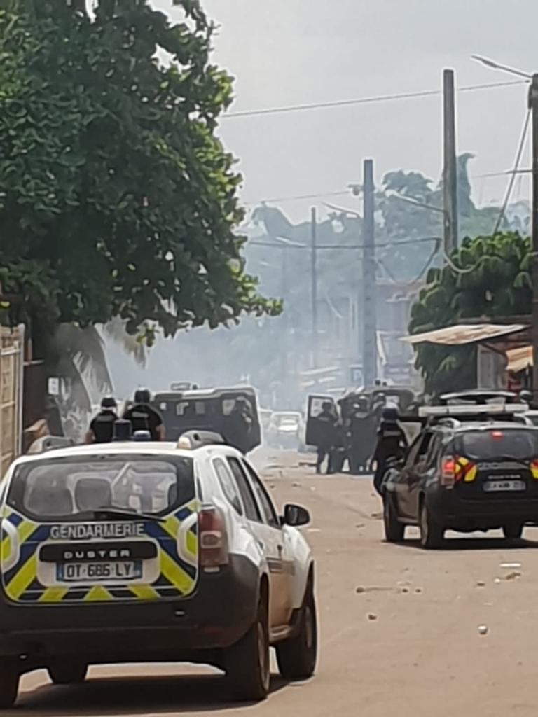 Très violents heurts en ce moment même à Dzoumogné