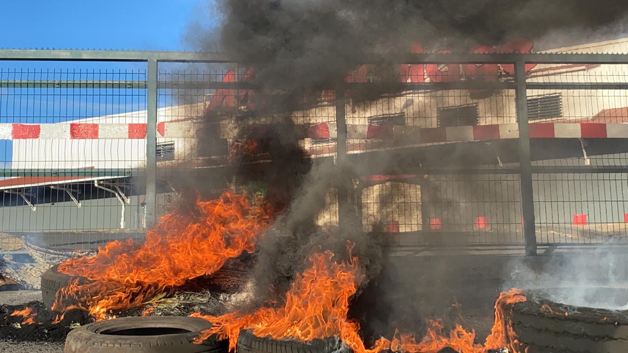 L’école privée à côté de Jumbo a dû rester fermée en raison des fumées