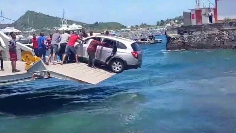 Une pétition contre les agents de la barge et du STM